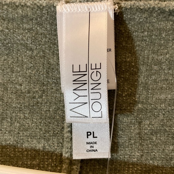 Wynne Lounge, P/L, Green Button Down, Women's, Oversized Sweater - Picture 5 of 7